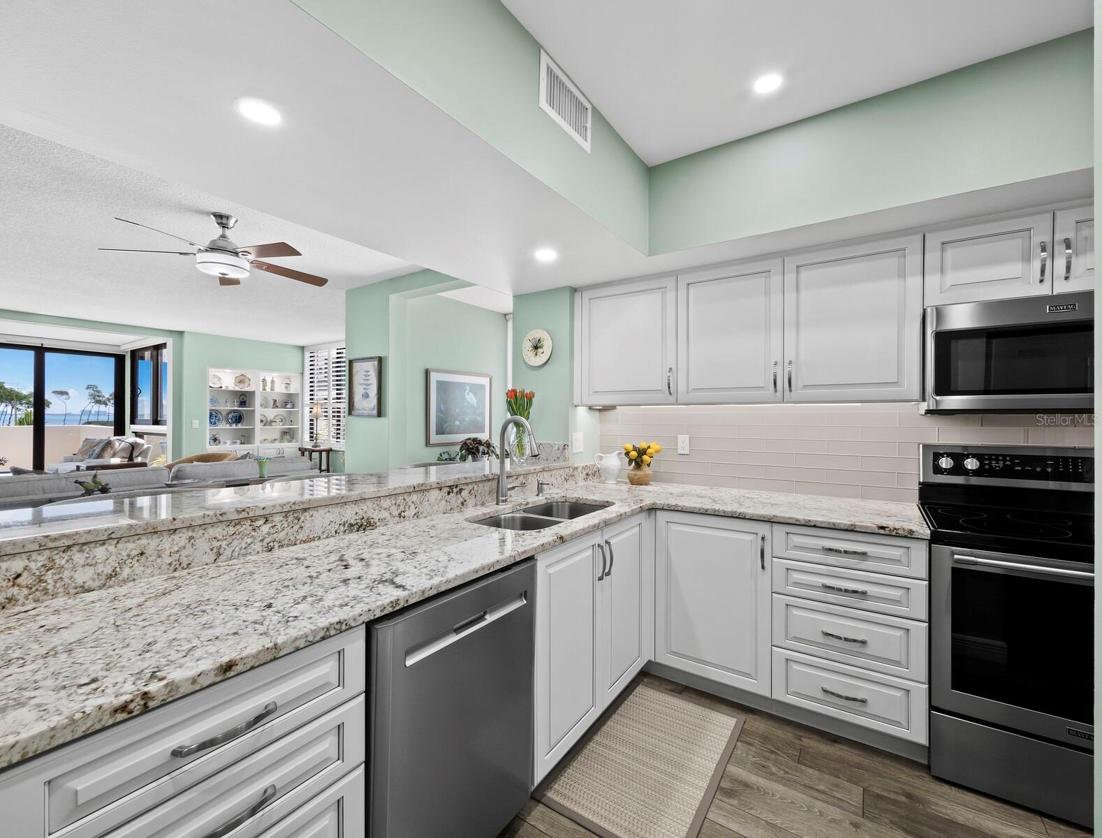 2020 HARBOURSIDE DR #417