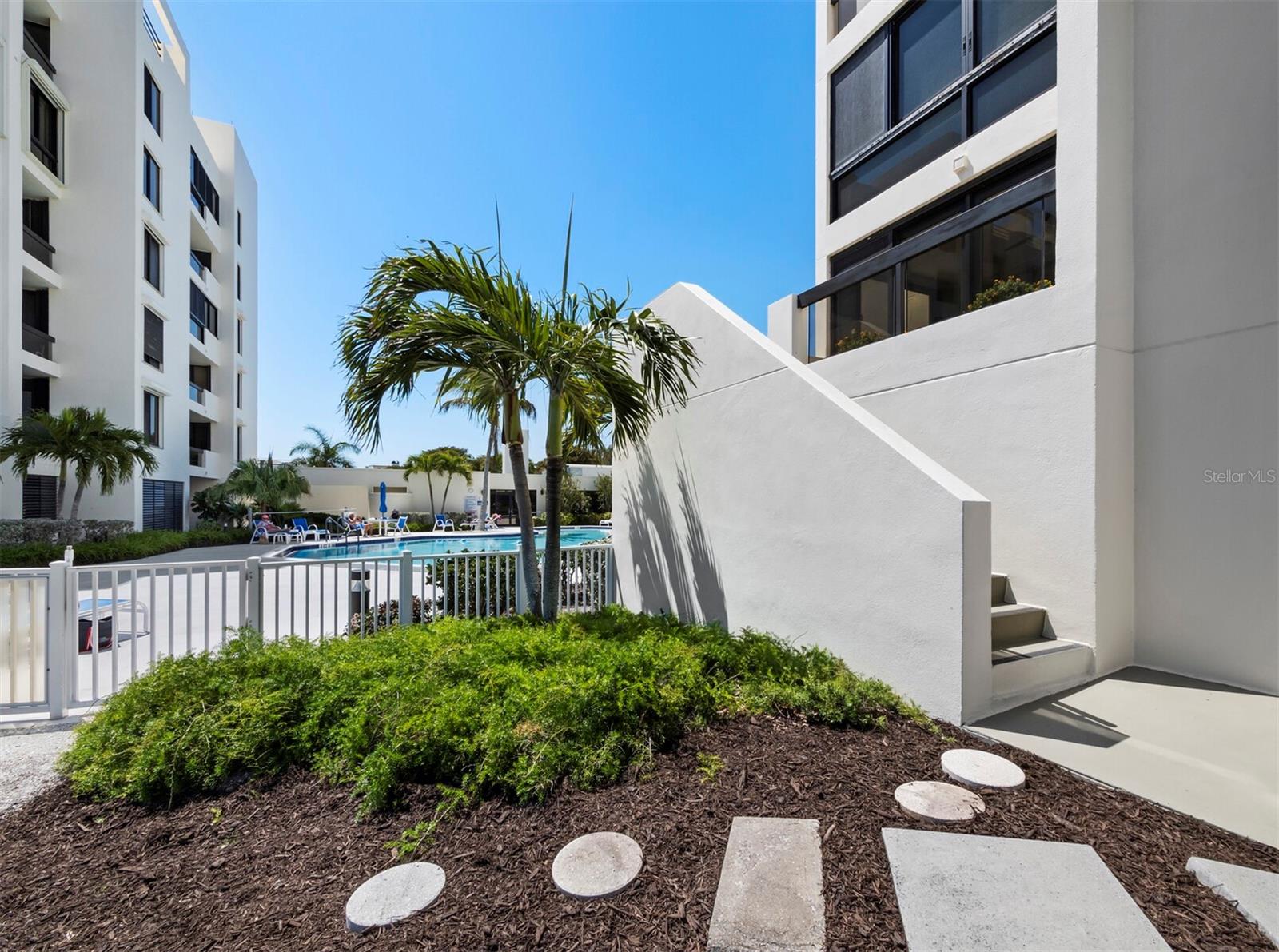 2020 HARBOURSIDE DR #417