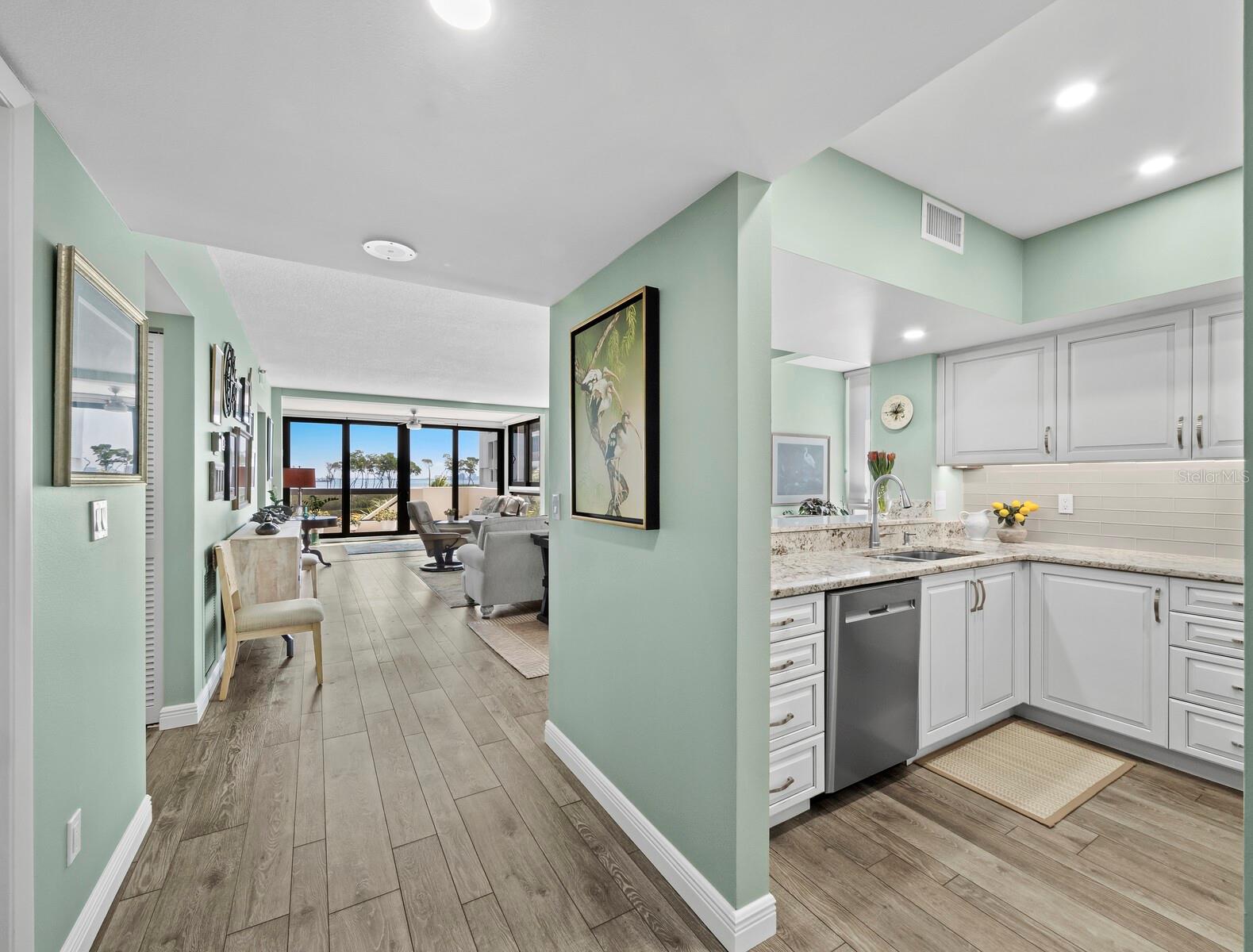 2020 HARBOURSIDE DR #417
