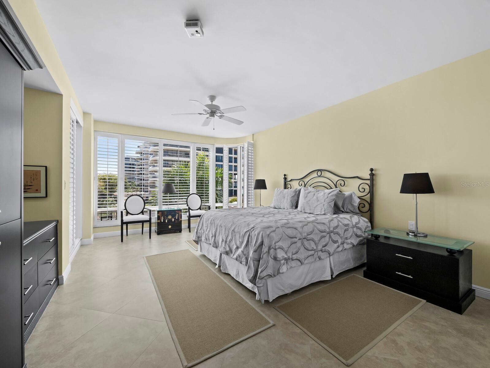 455 LONGBOAT CLUB RD #402