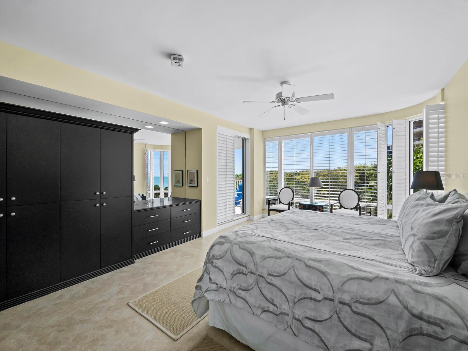 455 LONGBOAT CLUB RD #402