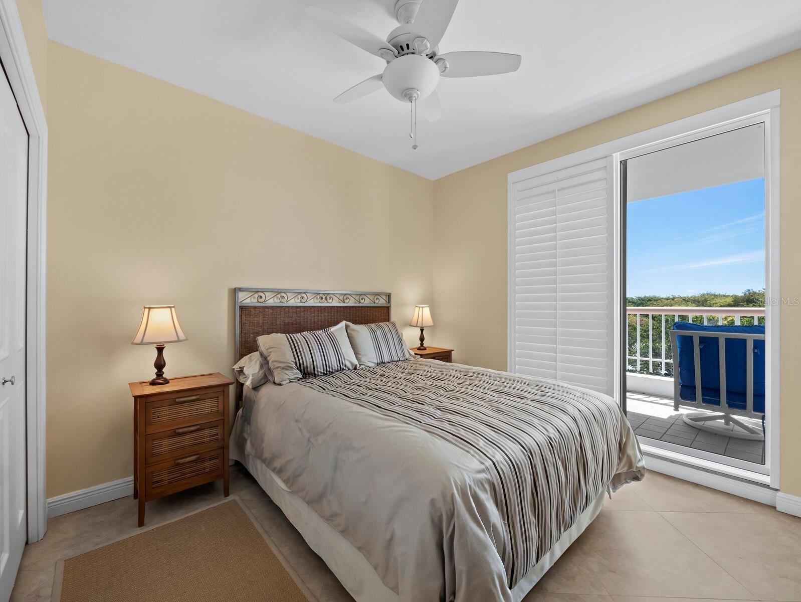 455 LONGBOAT CLUB RD #402
