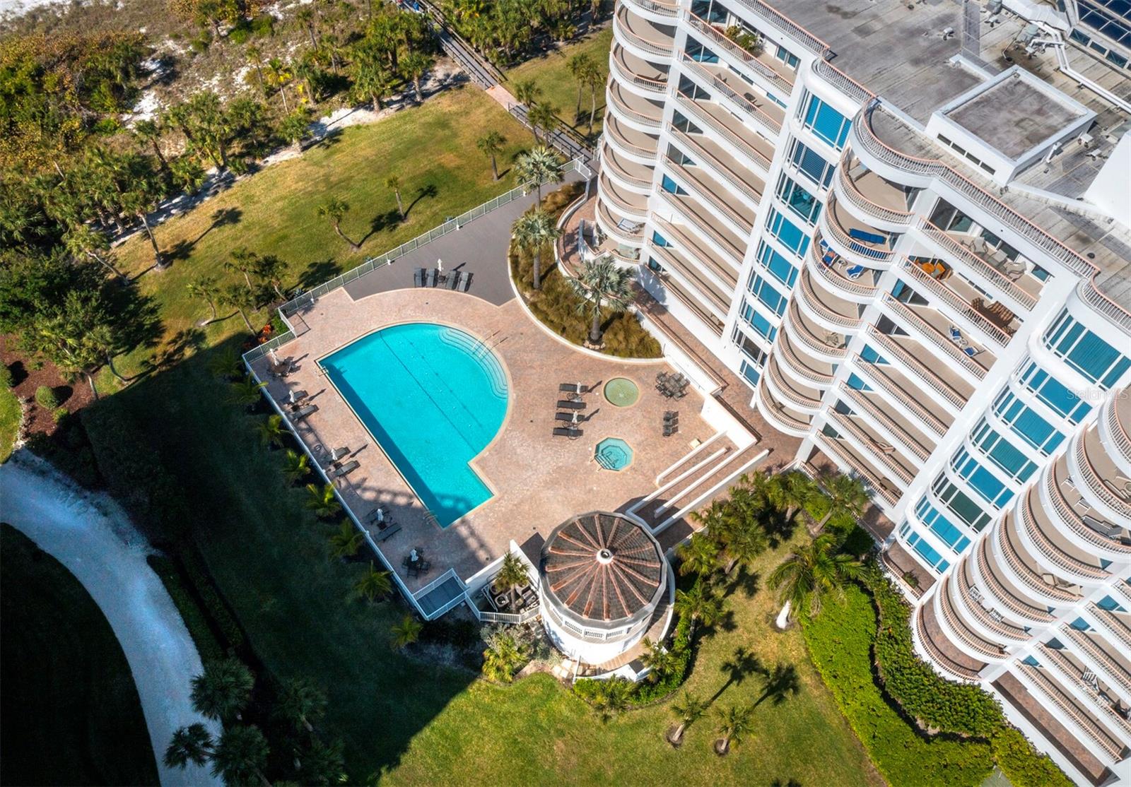 455 LONGBOAT CLUB RD #402