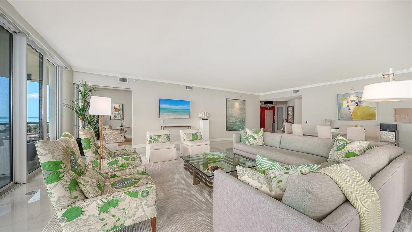 415 L AMBIANCE DR #A301