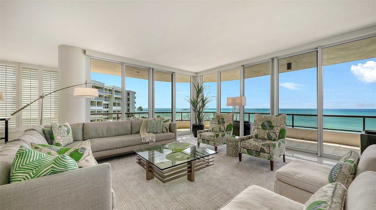 415 L AMBIANCE DR #A301