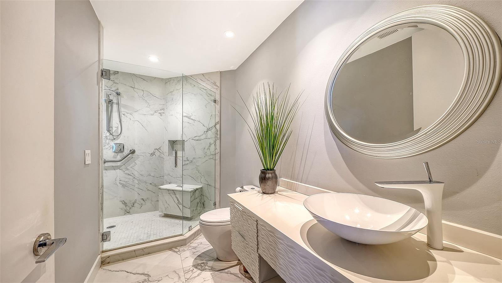 415 L AMBIANCE DR #A301