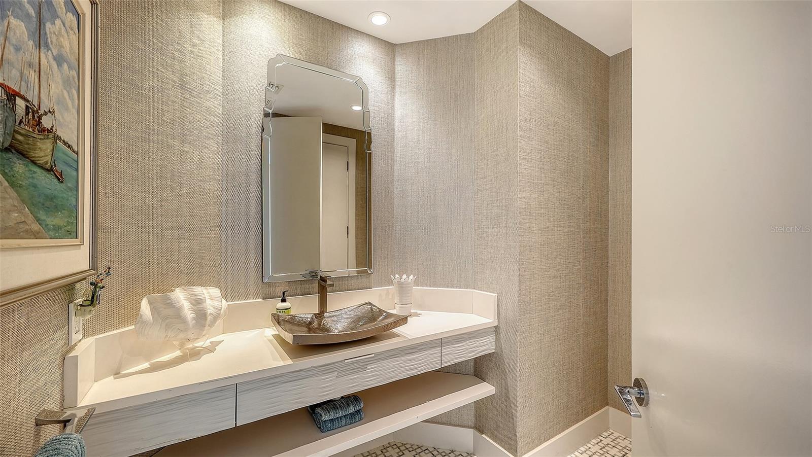 415 L AMBIANCE DR #A301