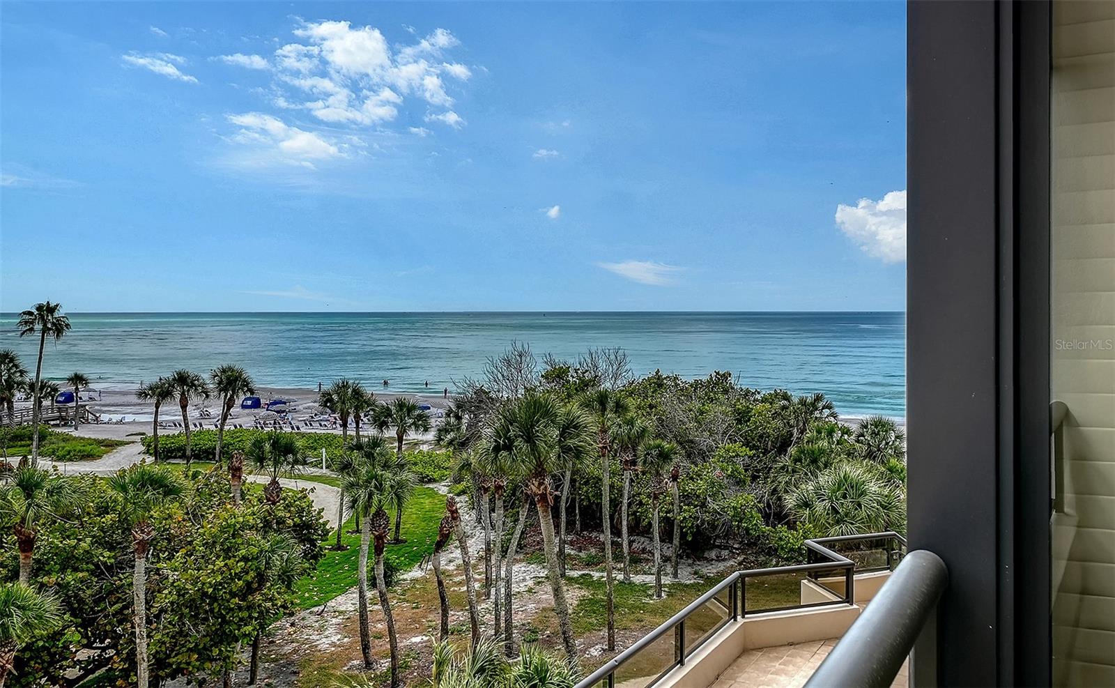 415 L AMBIANCE DR #A301