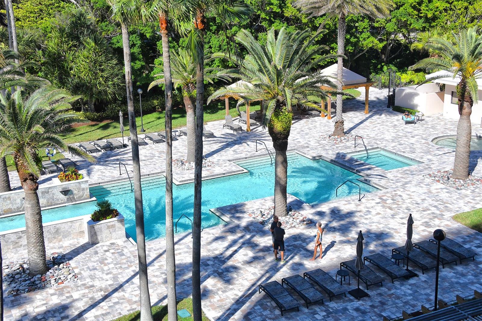 415 L AMBIANCE DR #A301