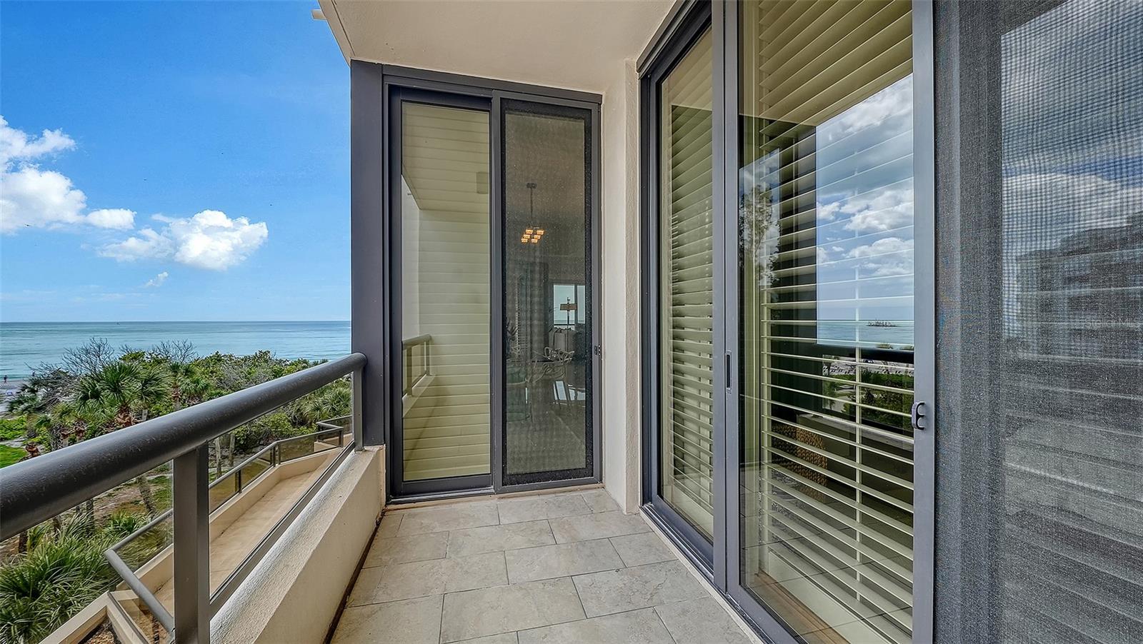 415 L AMBIANCE DR #A301