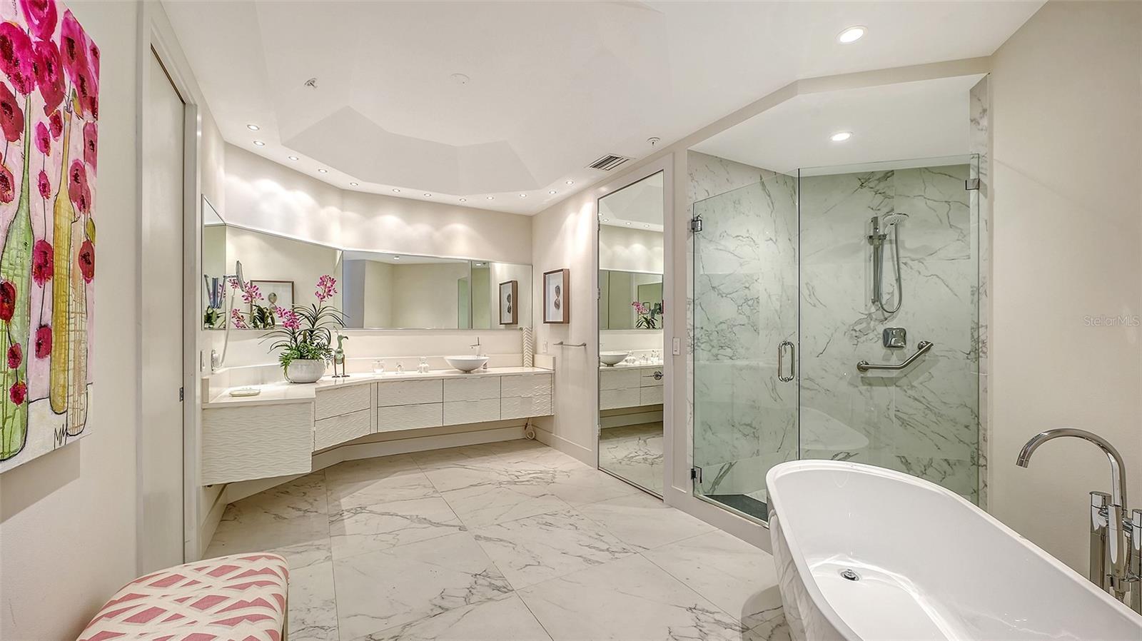 415 L AMBIANCE DR #A301