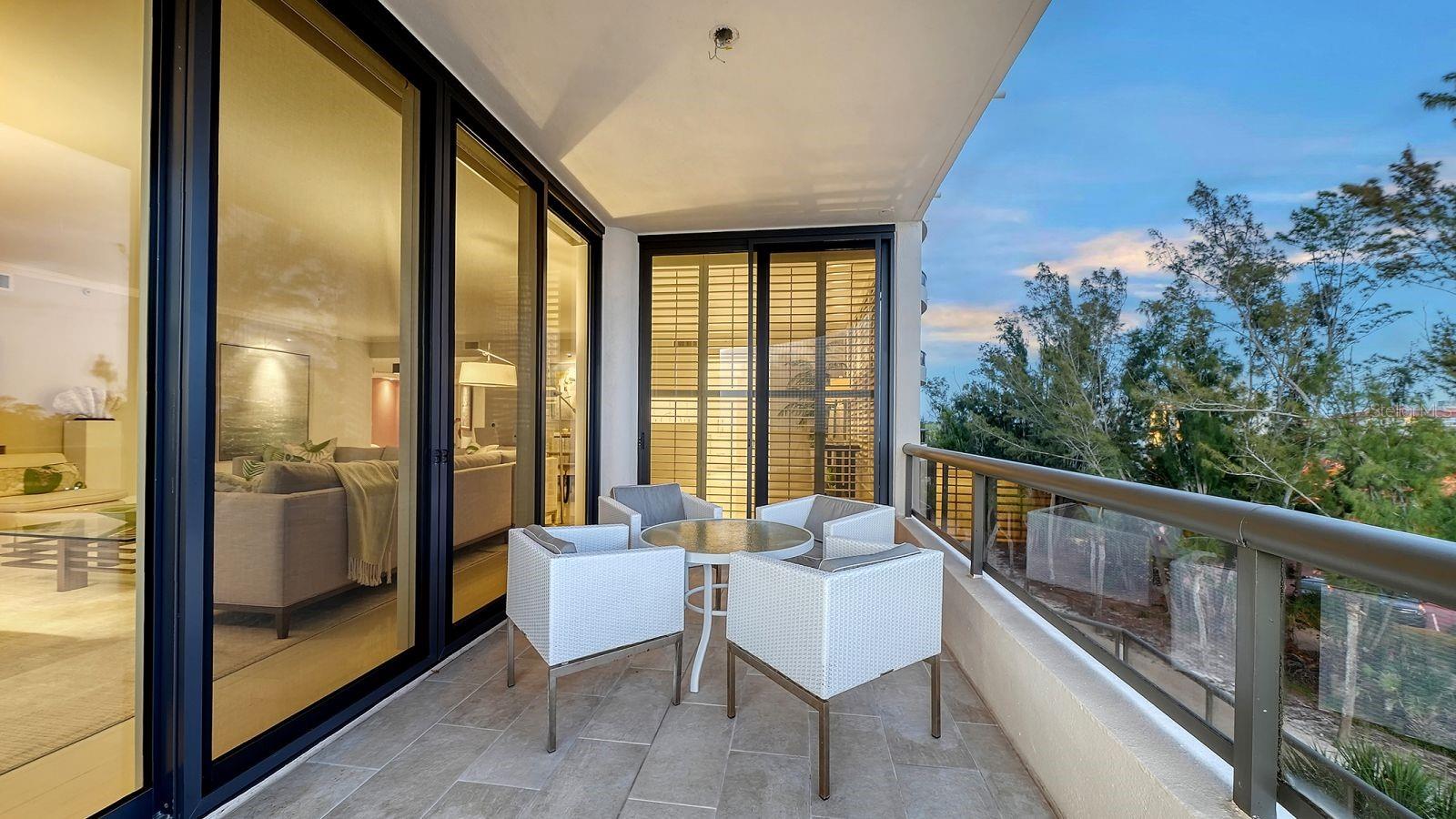 415 L AMBIANCE DR #A301