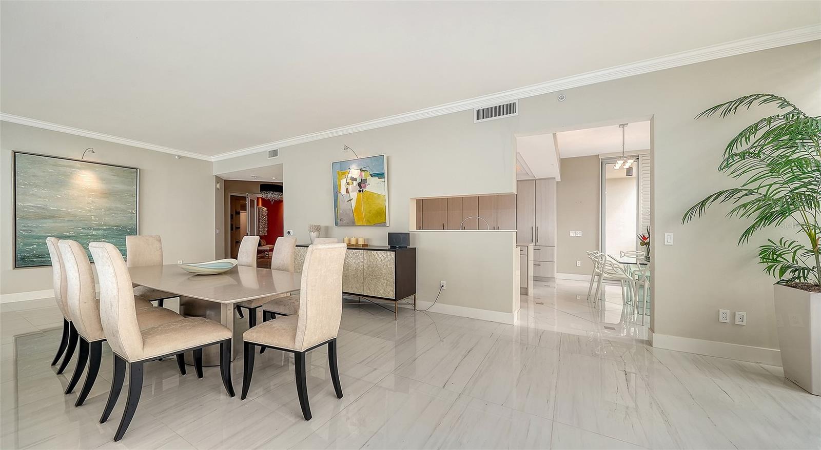 415 L AMBIANCE DR #A301