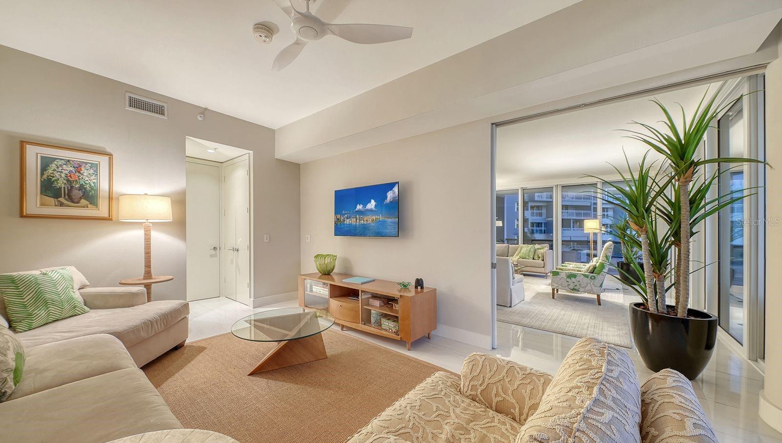 415 L AMBIANCE DR #A301