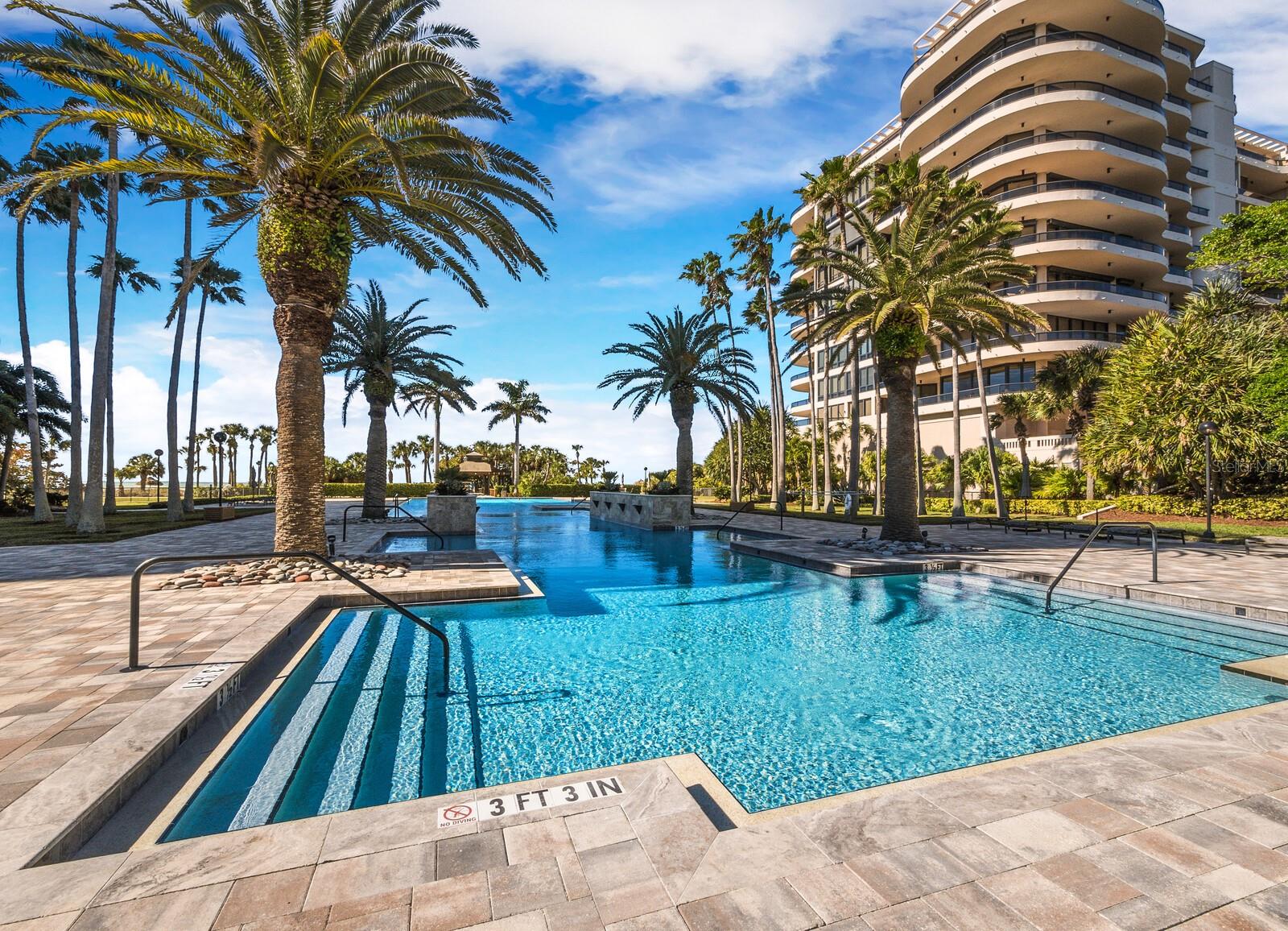 415 L AMBIANCE DR #A301