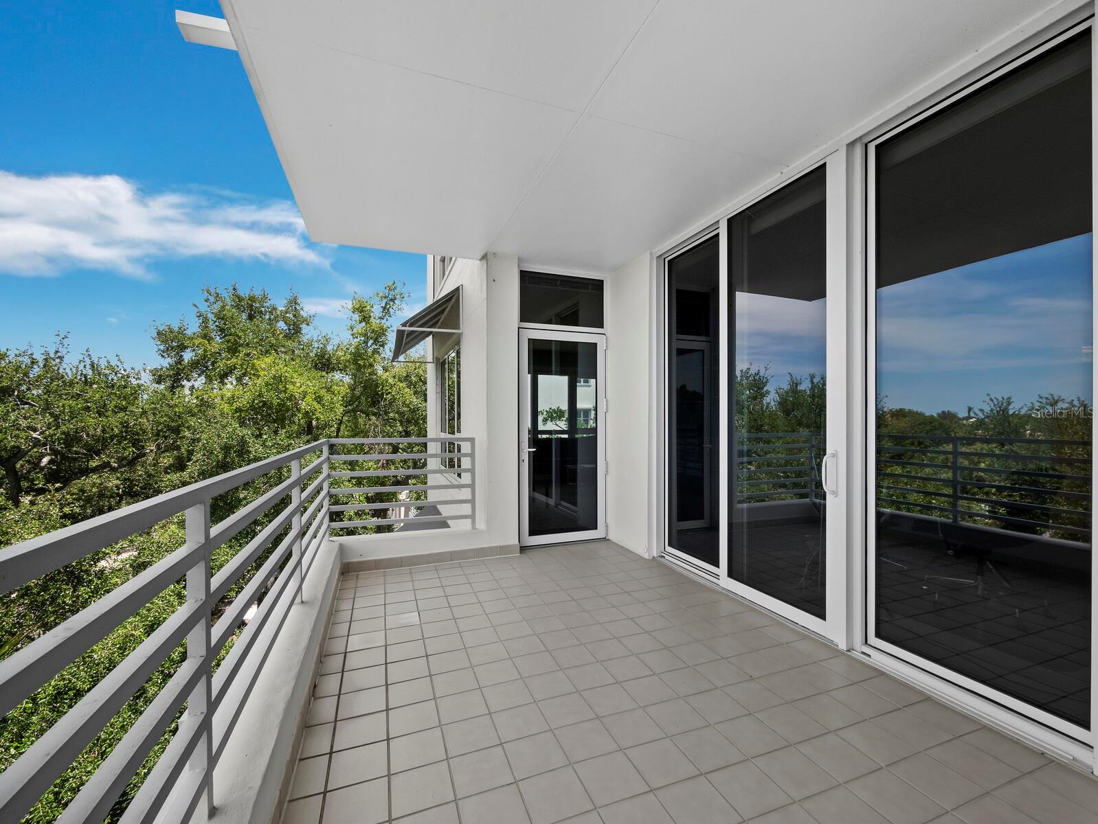 2410 HARBOURSIDE DR #131