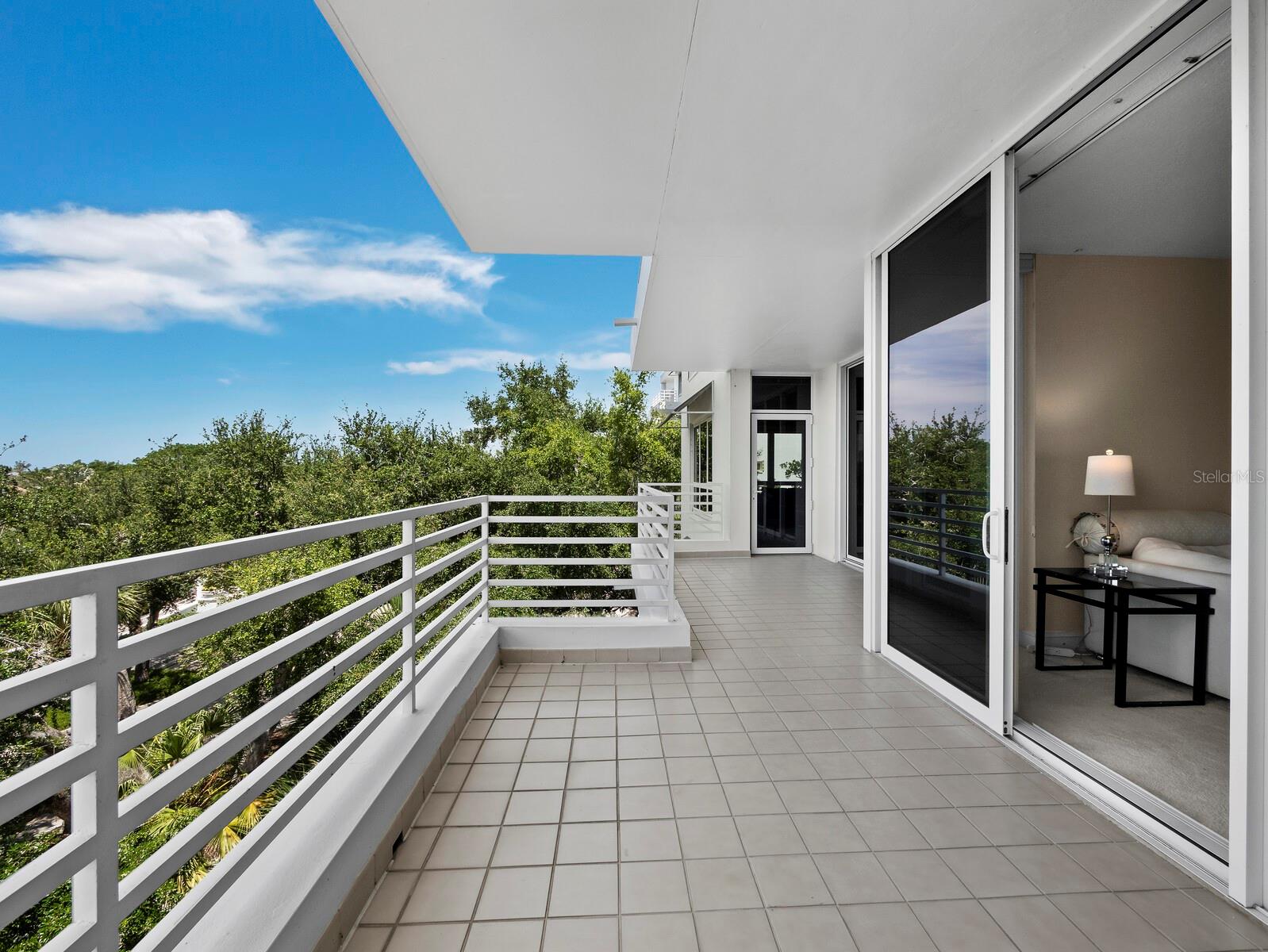 2410 HARBOURSIDE DR #131