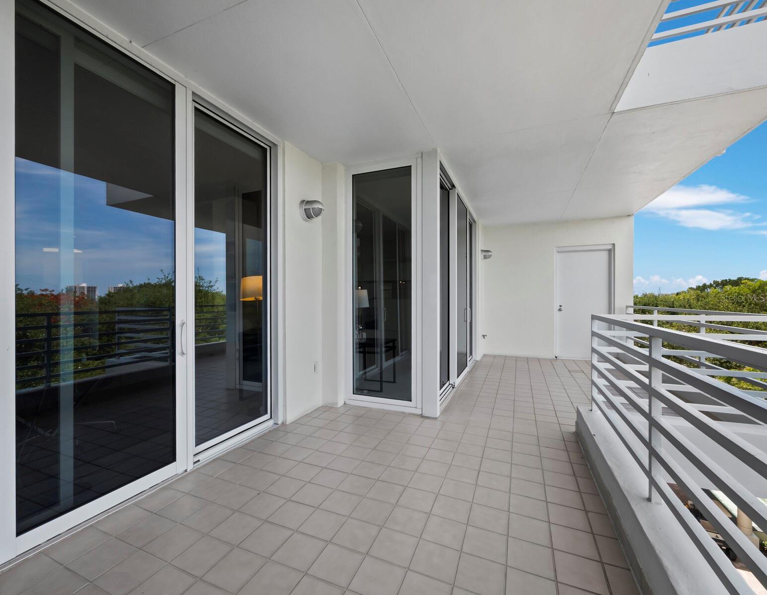 2410 HARBOURSIDE DR #131