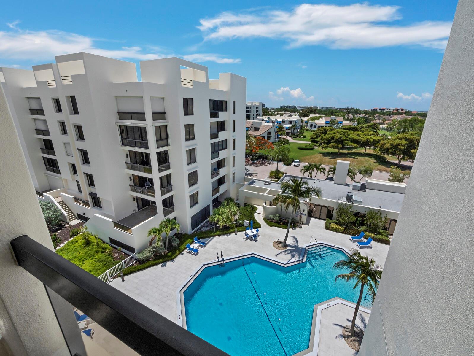 2020 HARBOURSIDE DR #457
