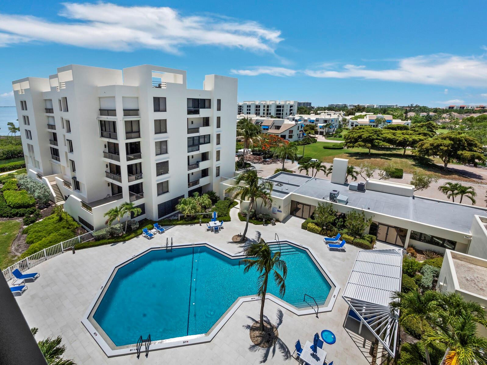 2020 HARBOURSIDE DR #457