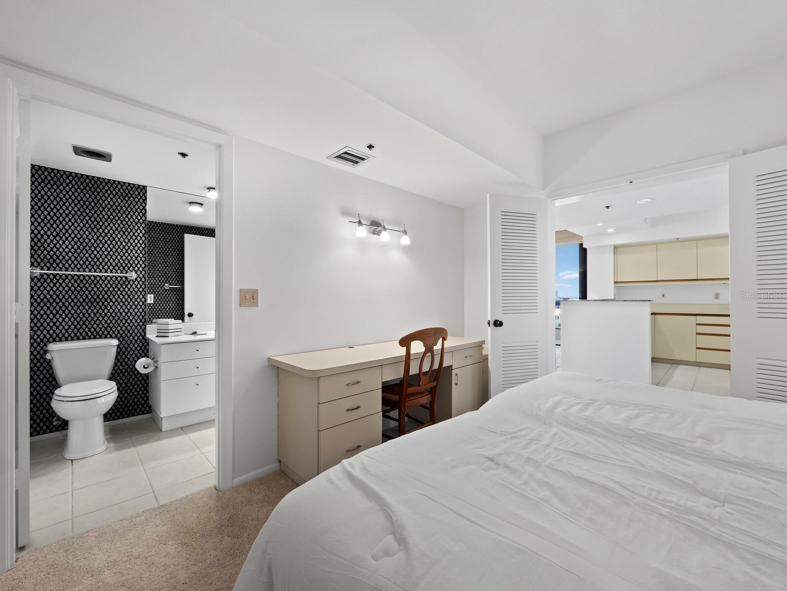 2020 HARBOURSIDE DR #457