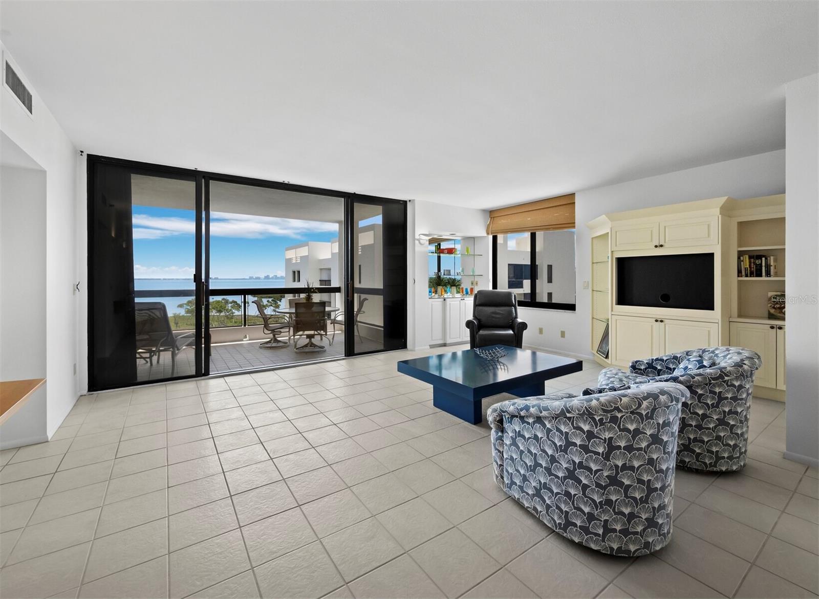 2020 HARBOURSIDE DR #457