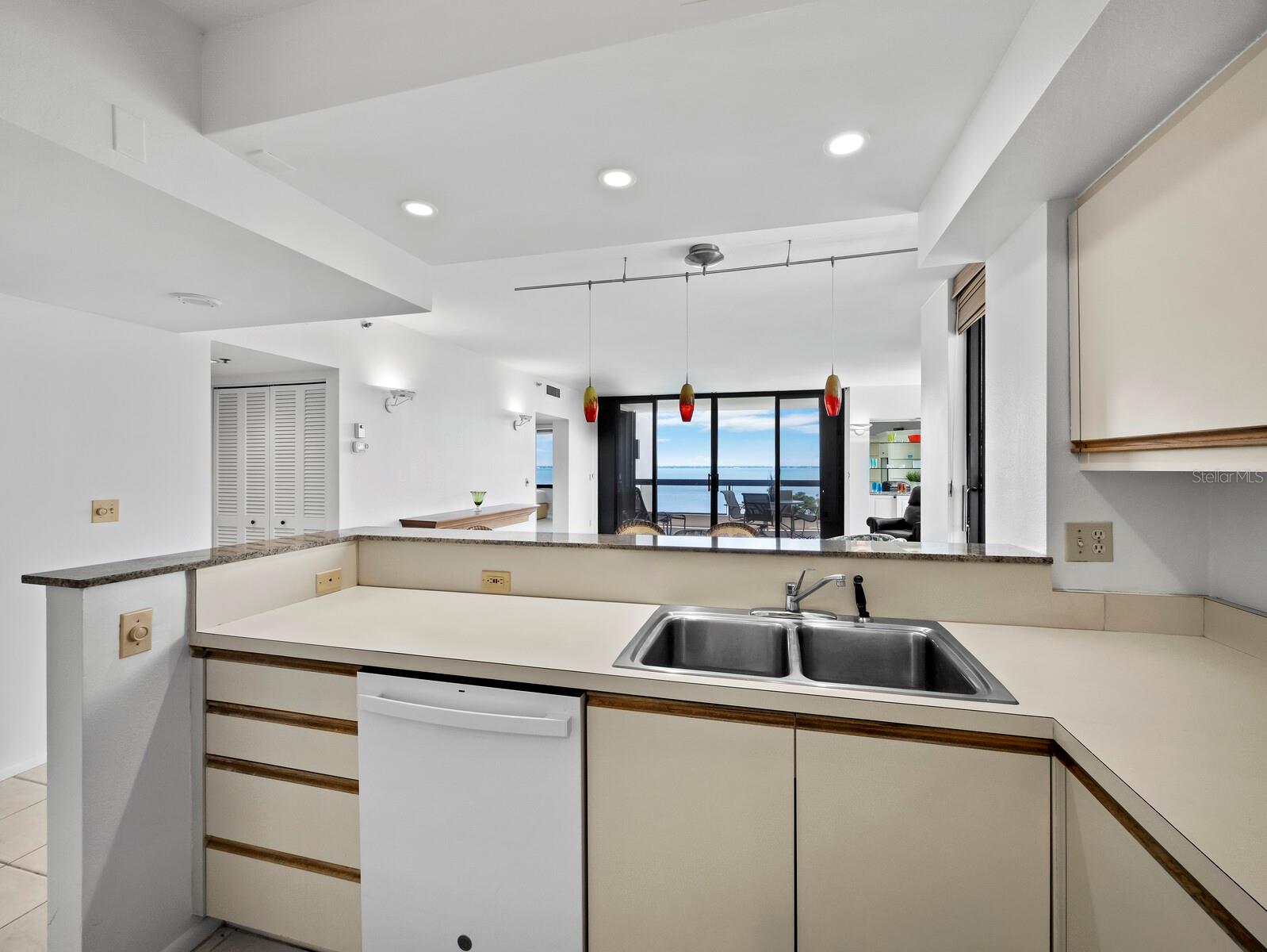 2020 HARBOURSIDE DR #457