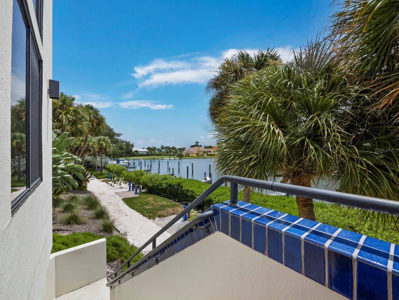 1906 HARBOURSIDE DR #304