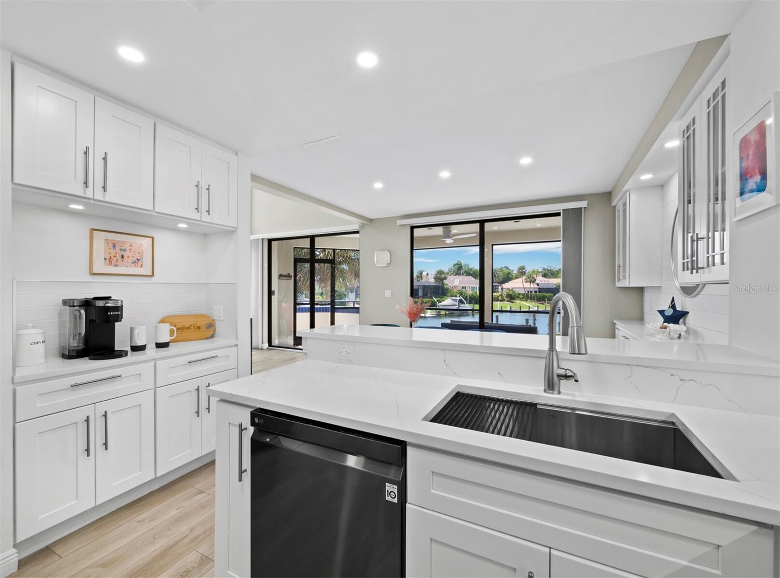 1906 HARBOURSIDE DR #304