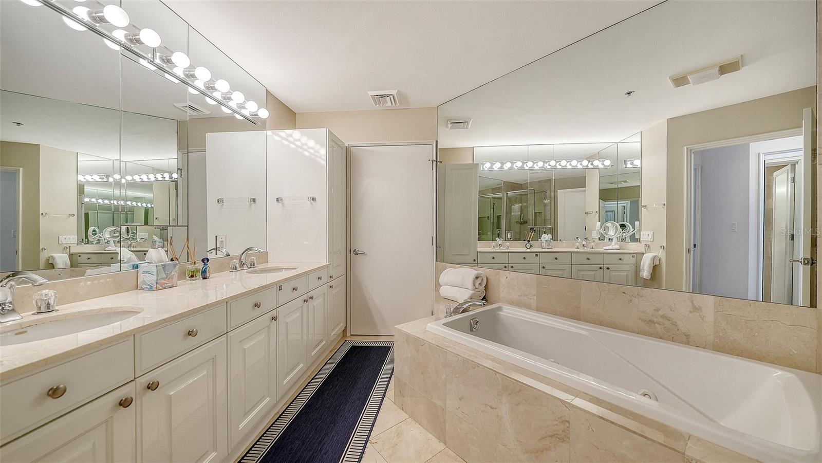 3080 GRAND BAY BLVD #515