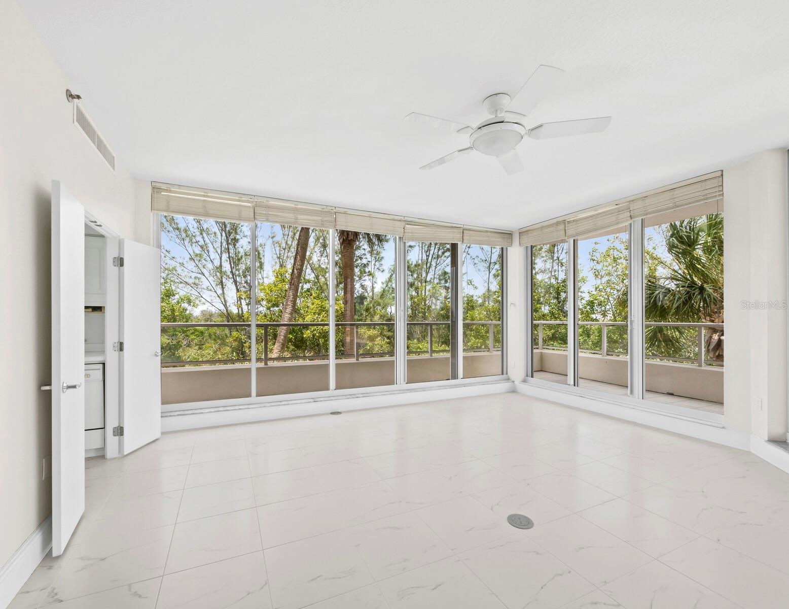 3080 GRAND BAY BLVD #512