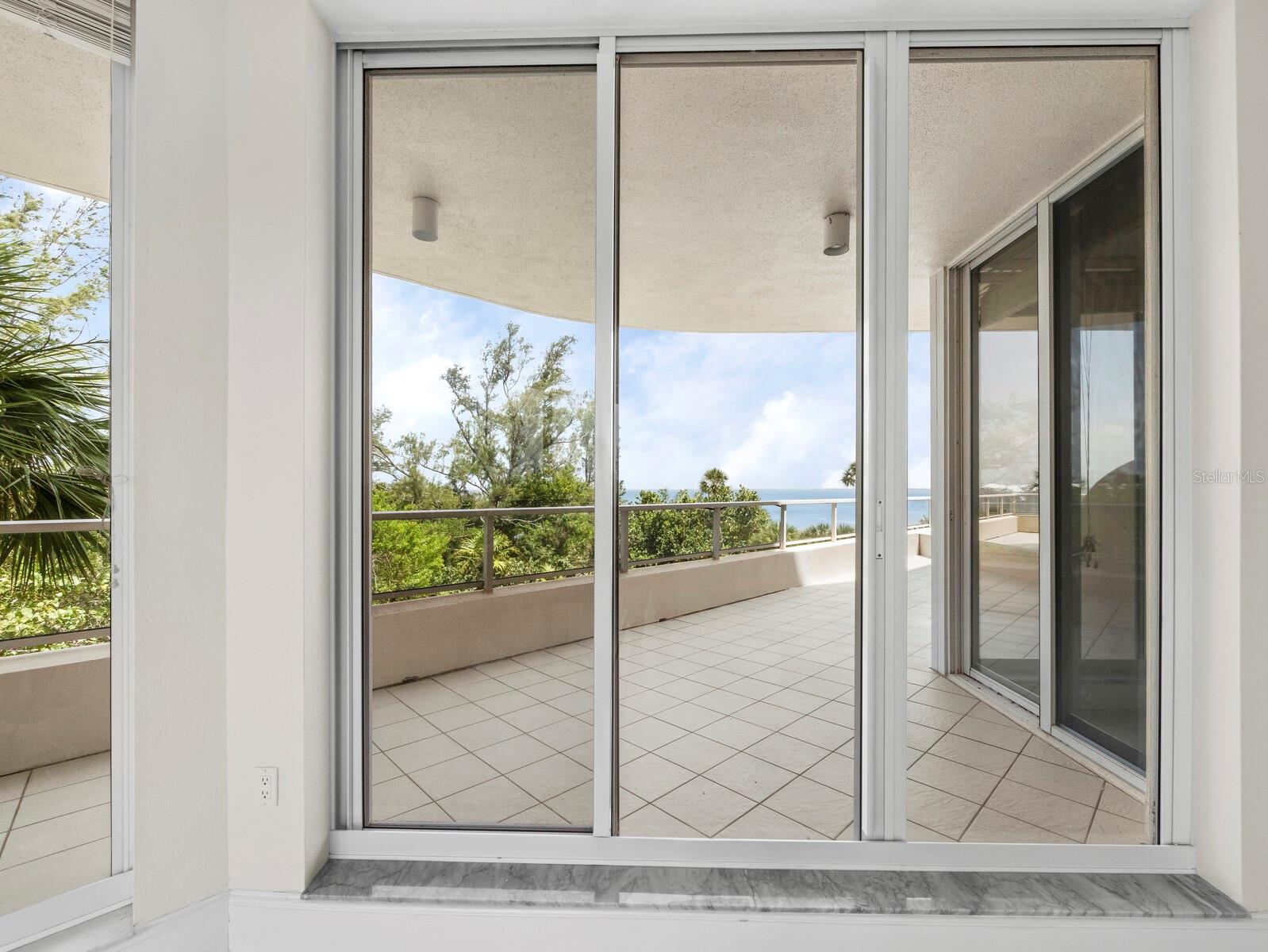 3080 GRAND BAY BLVD #512