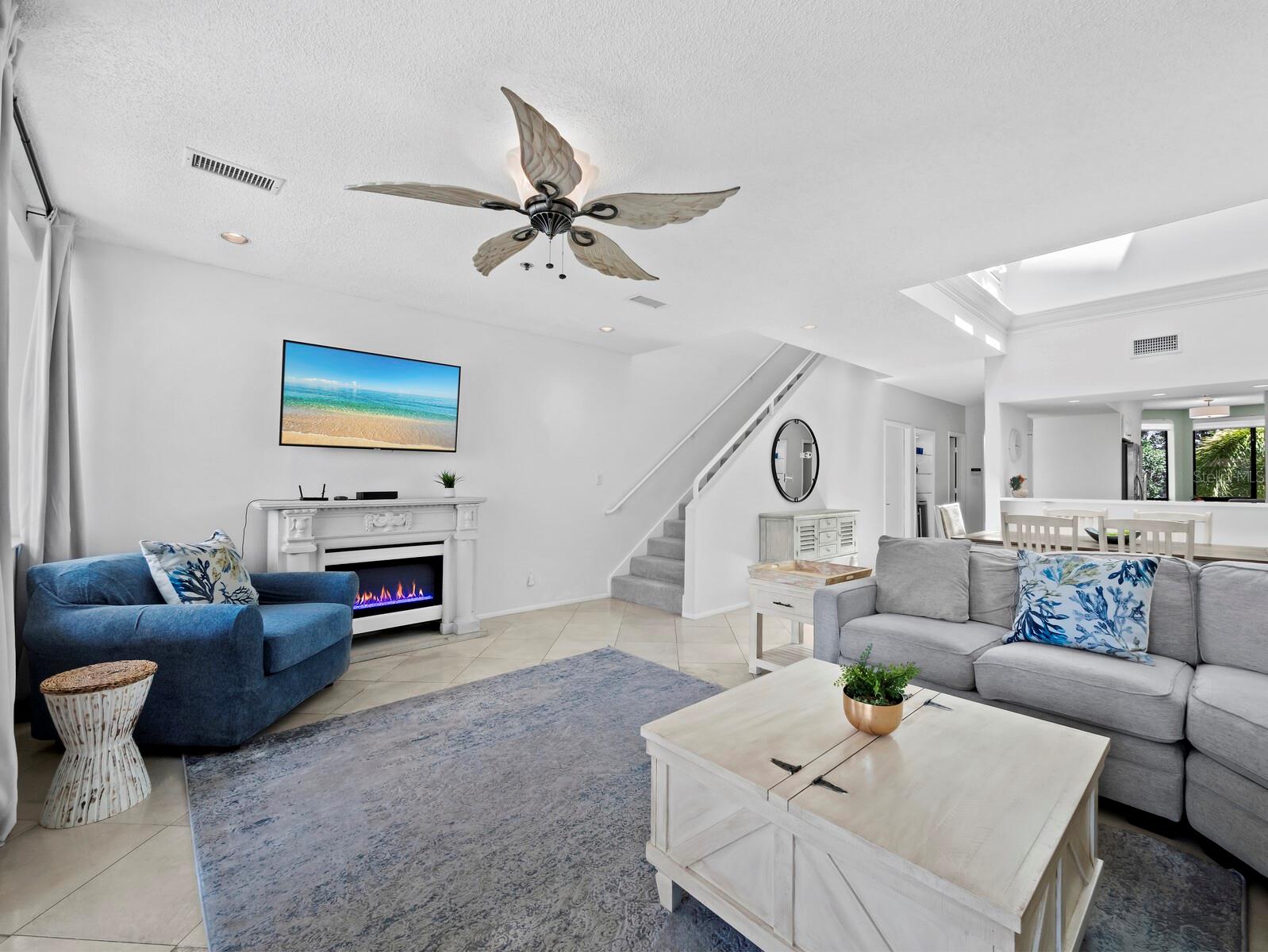 1906 HARBOURSIDE DR #303