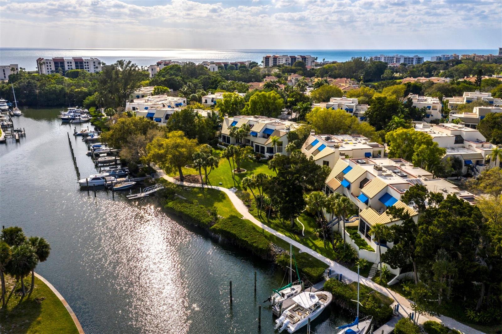 1906 HARBOURSIDE DR #303