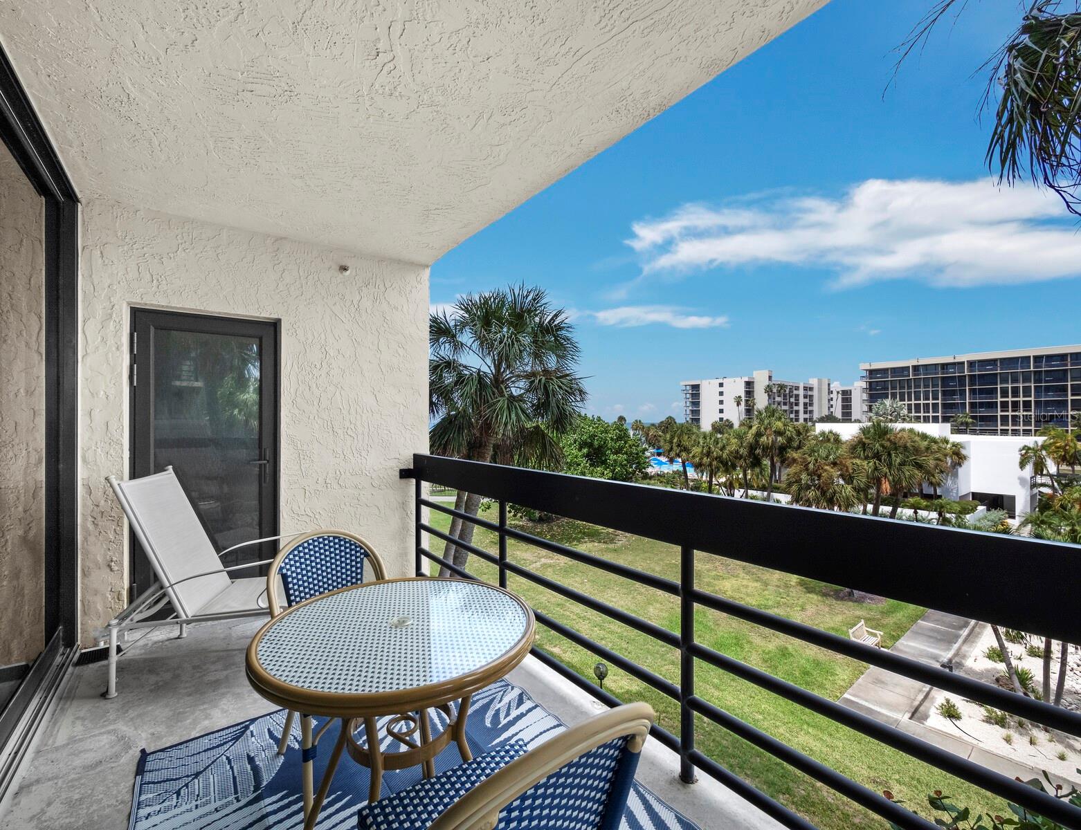 1075 GULF OF MEXICO DR #205