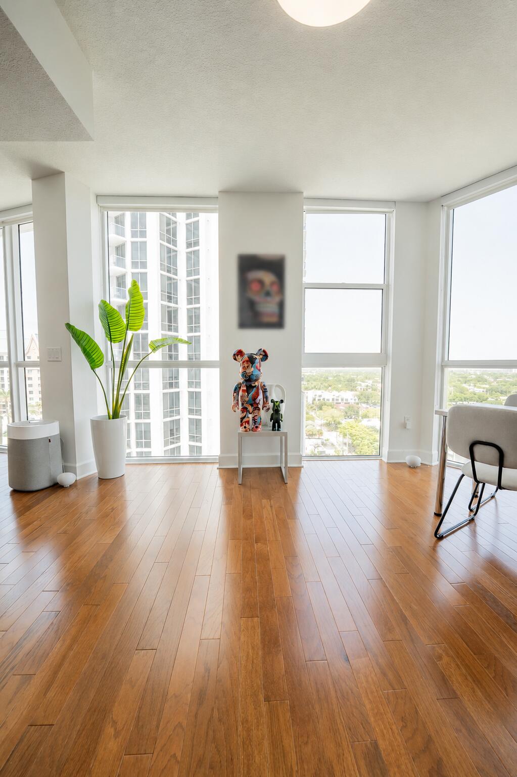 111 SE 8th Avenue