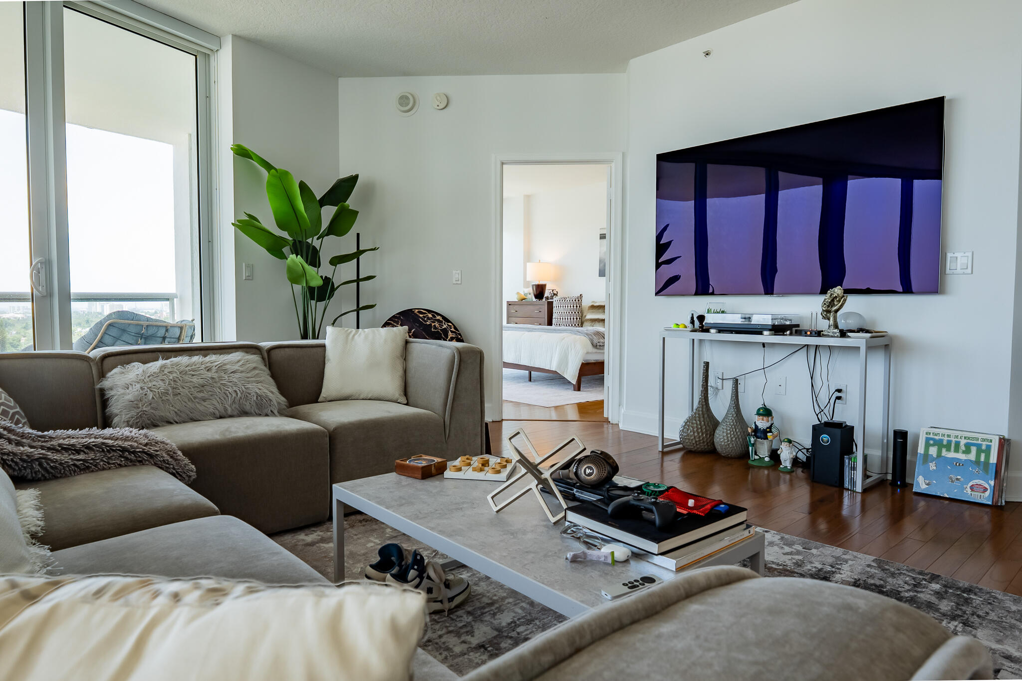 111 SE 8th Avenue