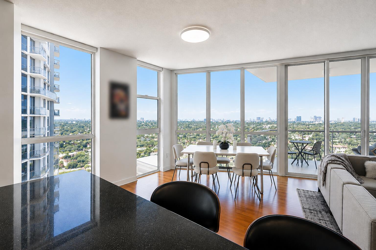 111 SE 8th Avenue