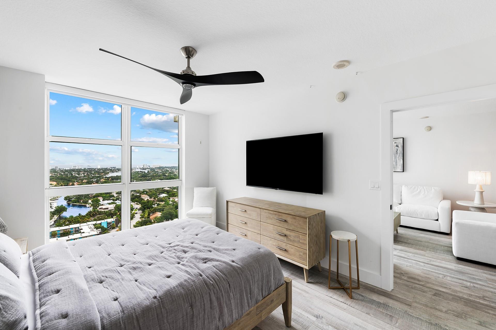 347 N New River Dr 2902