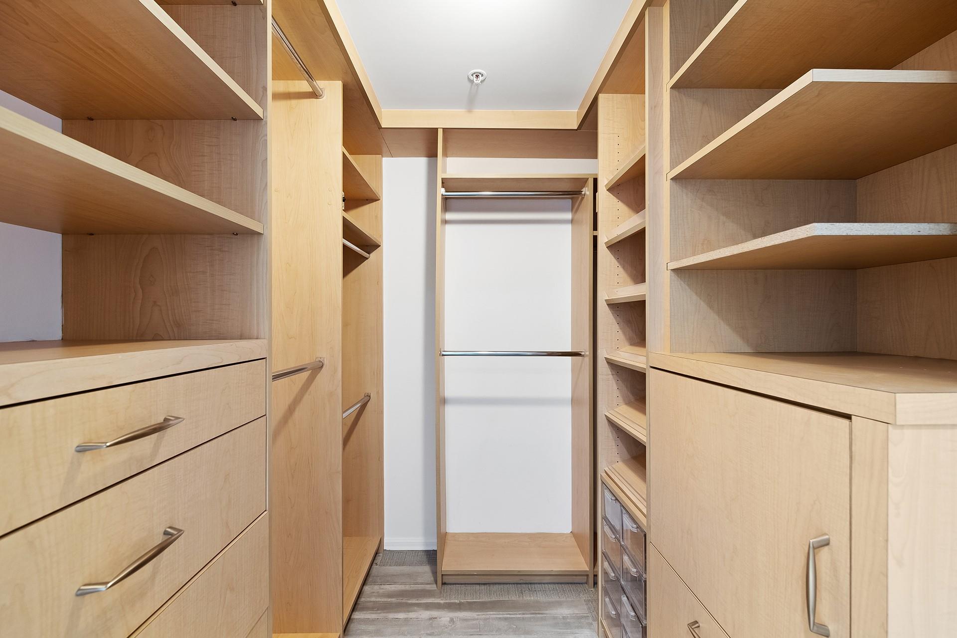 347 N New River Dr 2902