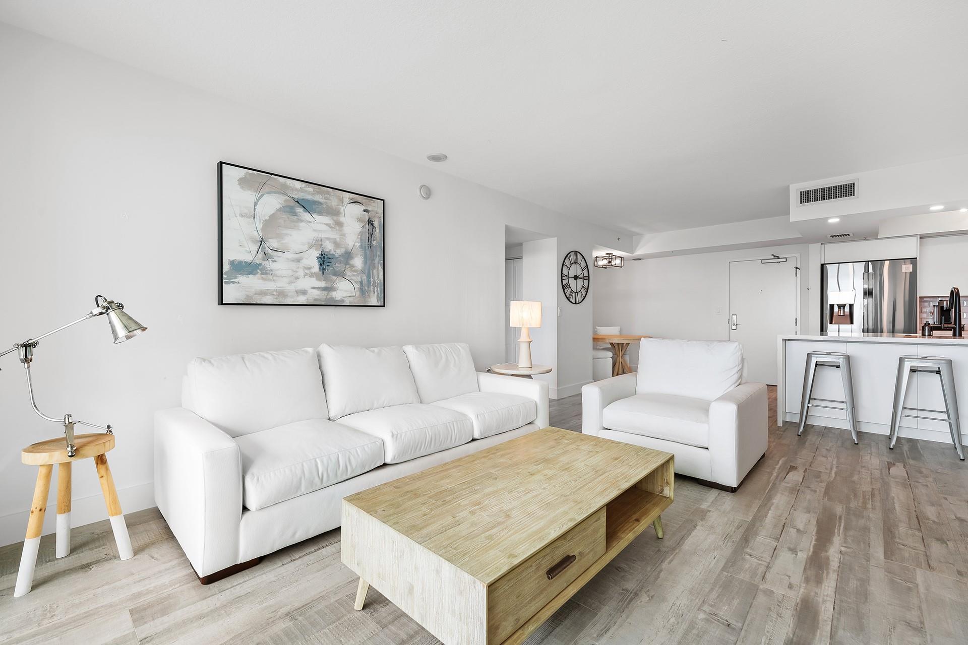 347 N New River Dr 2902