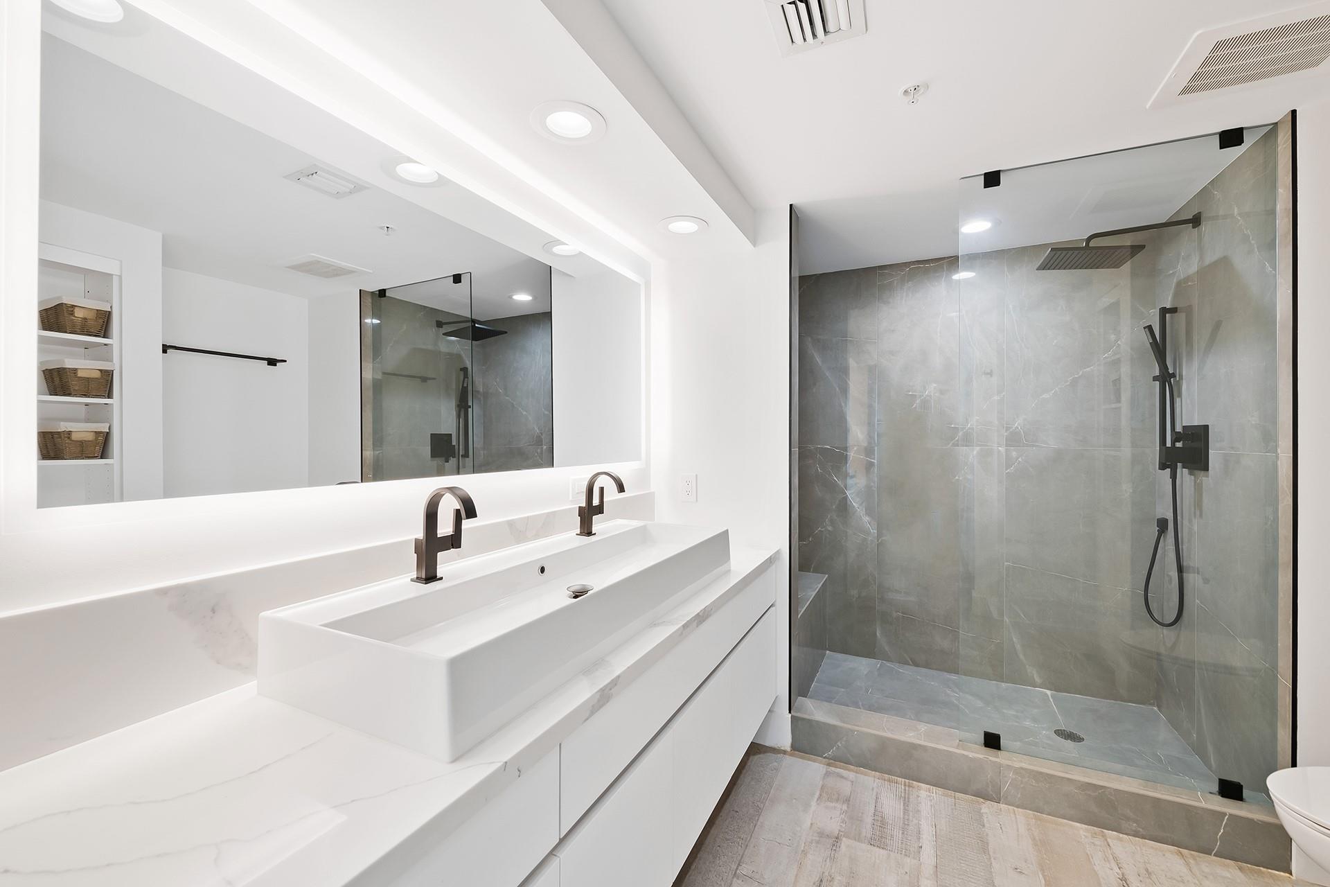 347 N New River Dr 2902