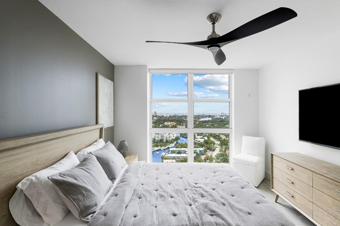 347 N New River Dr 2902