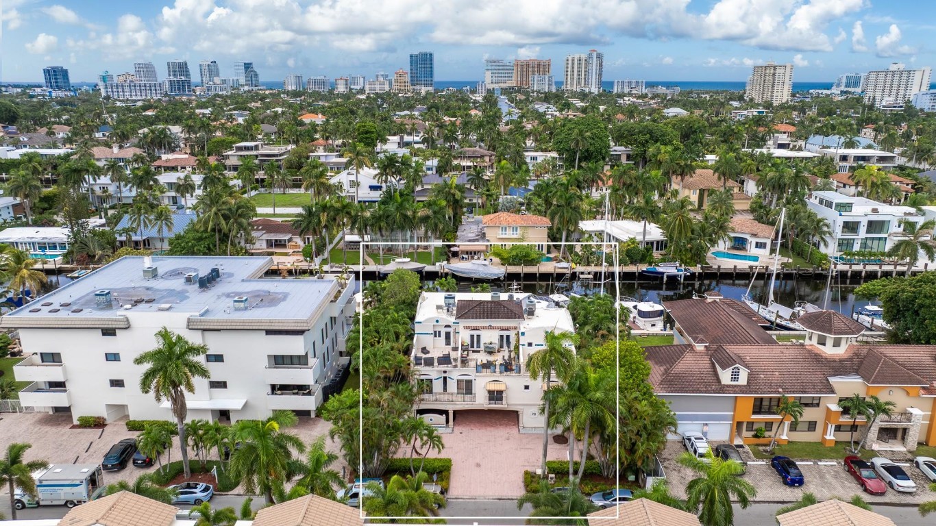 70 Isle Of Venice Dr 203