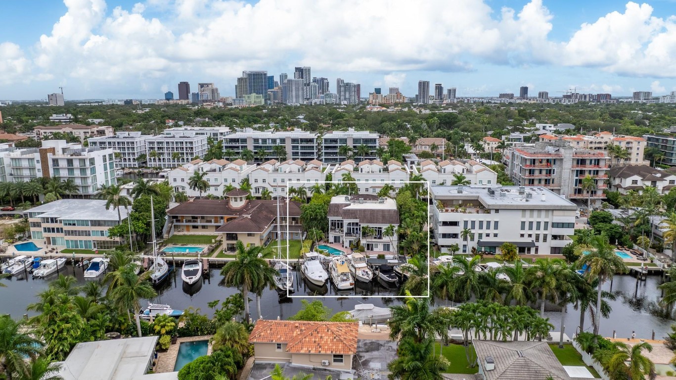 70 Isle Of Venice Dr 203