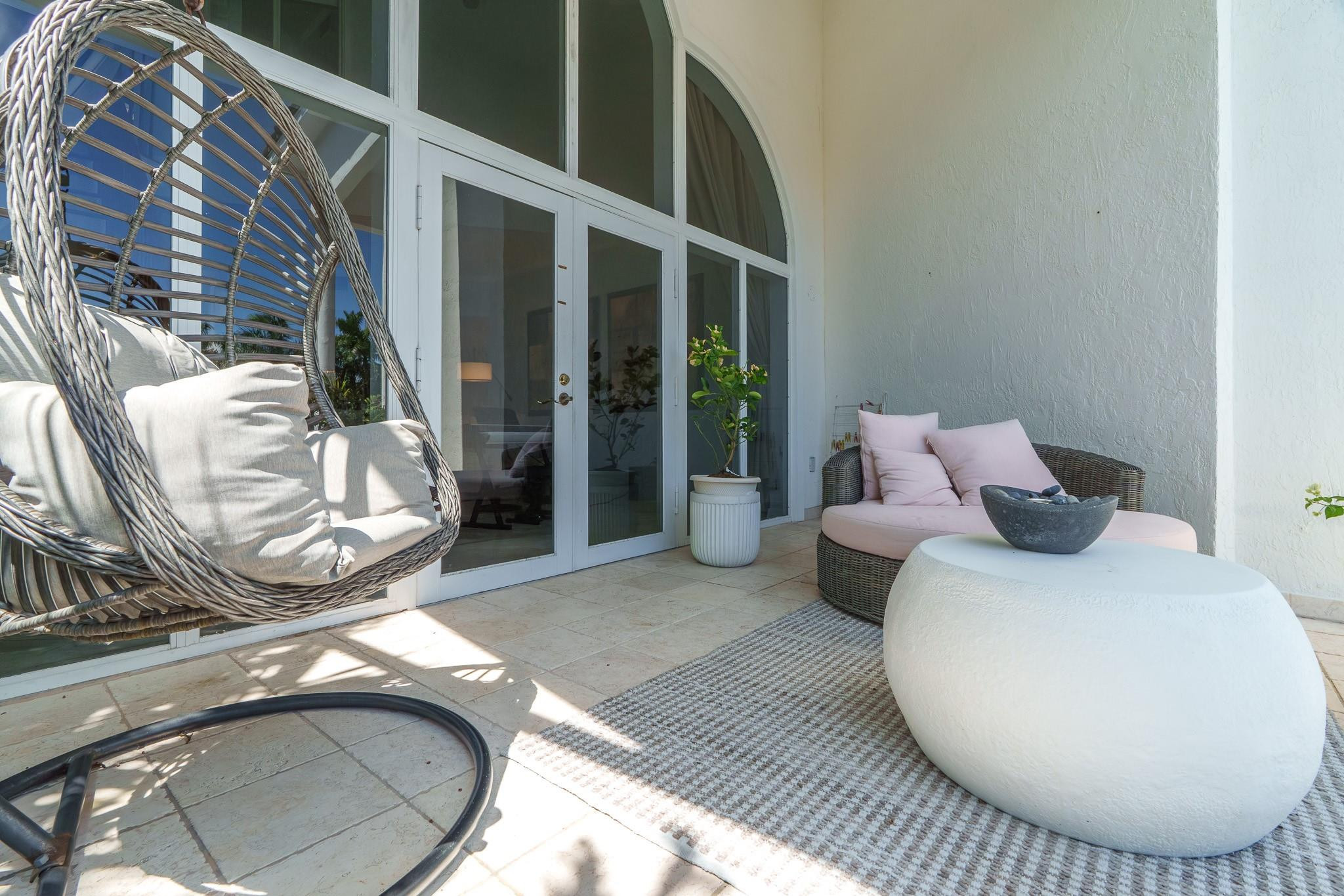 70 Isle Of Venice Dr 203