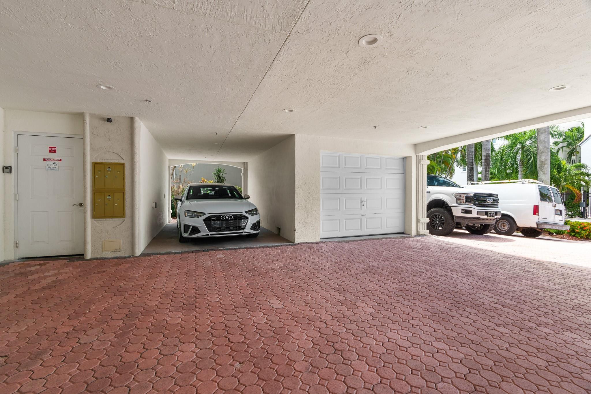 70 Isle Of Venice Dr 203