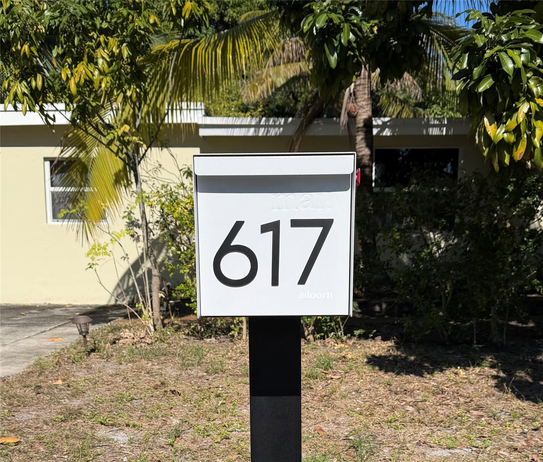 617 NW 43rd Ct
