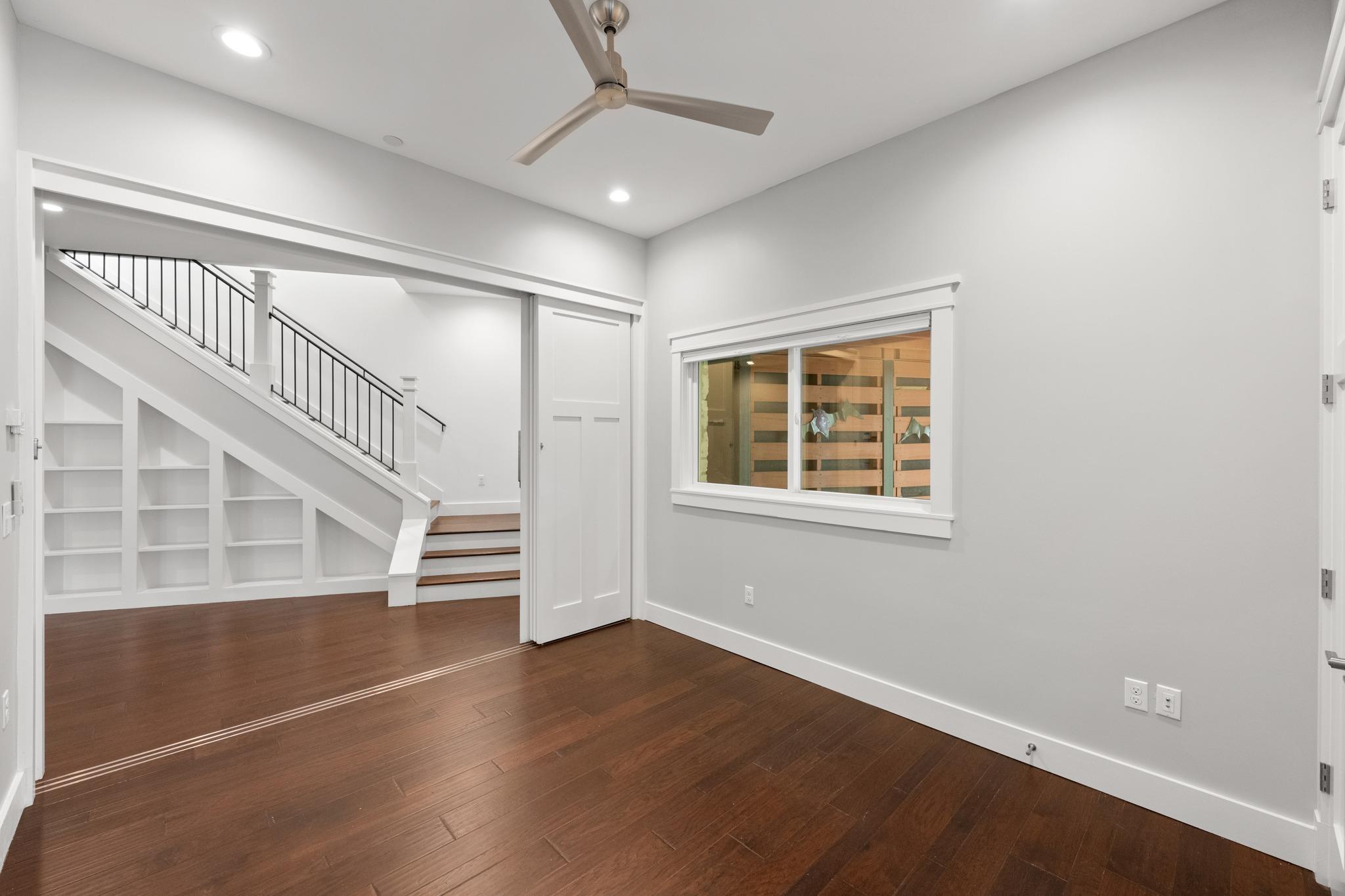 5102 Beverly Hills DR