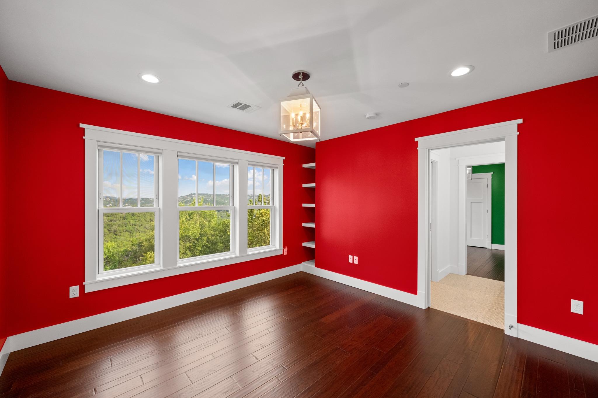 5102 Beverly Hills DR